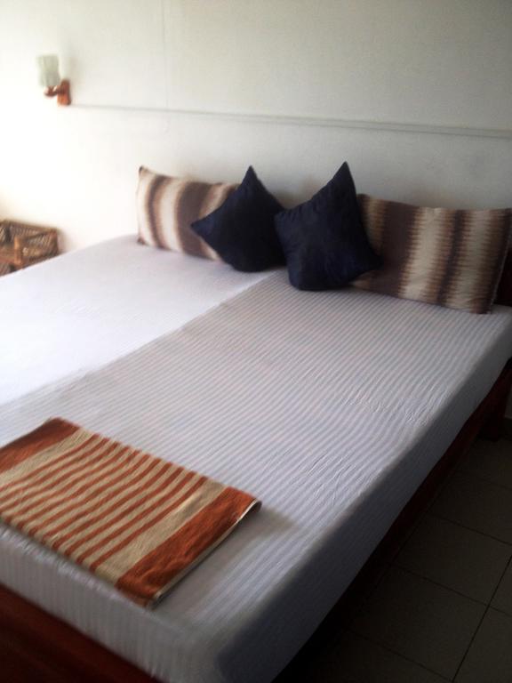 Sea Drift Hotell Negombo Exteriör bild